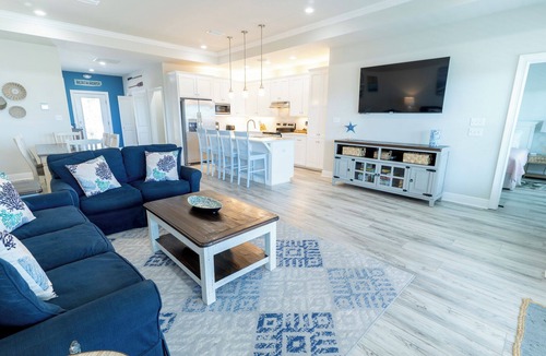 East End House | August 2026 Big Savings! GOLF CART, Pool Heat/Chill Option, 4BR/4BA