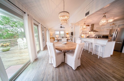 Plantation House | August 2026 Big Savings! 3BR/2BA 1st Tier, Timeless Beauty