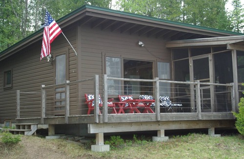 New Limerick Cottage | Authentic Northern Maine Lakeside Retreat. Live Like A Local!