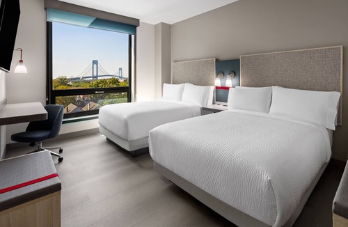 Bay Ridge Hotel | avid hotel Brooklyn Dyker Heights by IHG