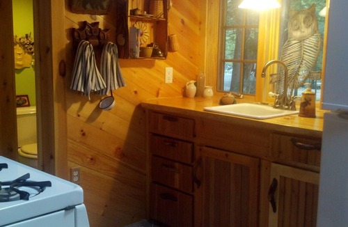 Orrington Cottage | Bangor Acadia Furnished Tiny House, Short/Long Term, Medical Traveling, Holidays