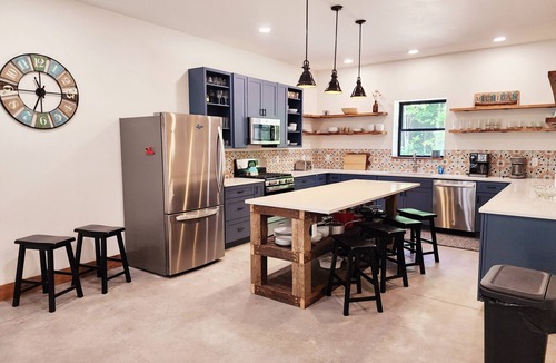 Shingleton House | Barndominium on H-58 near Pictured Rocks Attractions