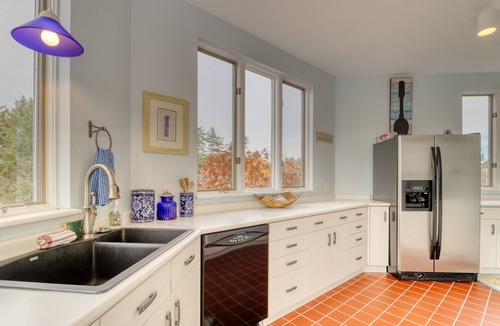 Phippsburg House | Bayfront home with 270-degree views, large deck & porch - near Popham Beach
