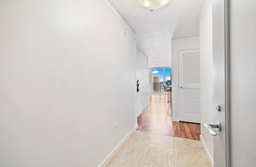 Ala Moana Condo | Beach, City lights and Mountain Views 180 degrees view & centrally located