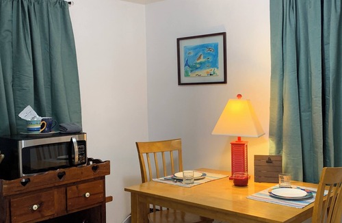 Bayview Apartment | Beach Side Studio #2 - Pet Friendly, WiFi, Off-Street Parking, Large Smart TV