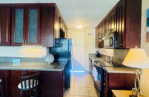 Makaha Condo | Beachfront Ocean View Condo. Ideal for 90 Day Stays Military PCS, Remote Work