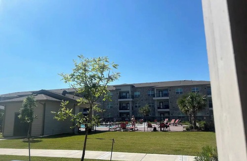 Texas City Apartment | Beachside Bungalow near Galveston w/Pool & Parking