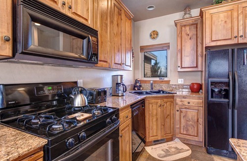 Bear Hollow Village Condo | Bear Hollow Village-Updated Home with Hot Tub, Fitness Center, & Pool Access