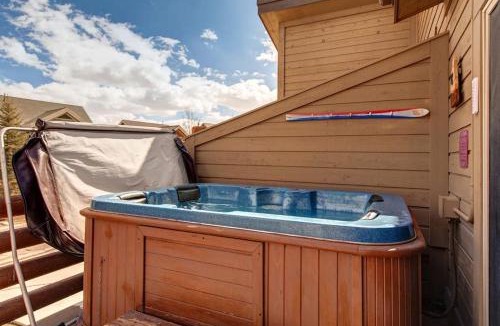 Bear Hollow Village House | Bear Hollow Village-Updated Home with Hot Tub Fitness Center & Pool Access