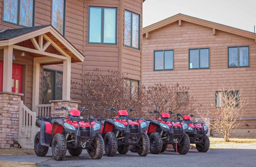 Robbinston House | Bear Mountain Lodge - Maine - Guest Lodge