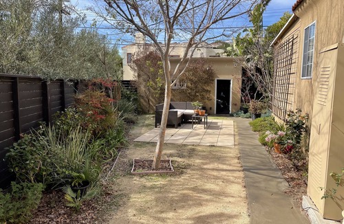 Mid-Wilshire House | Beautiful Duplex in the Heart of LA
