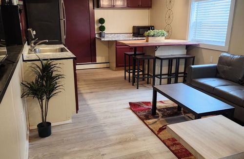 Waterville Apartment | Beautiful Fully Furnished Newly Renovated Garden Level Apartment