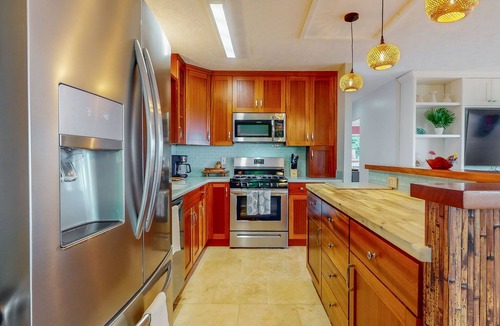 Kailua-Kona House | Beautiful home with ocean views, lanai, private gazebo, firepit -great location