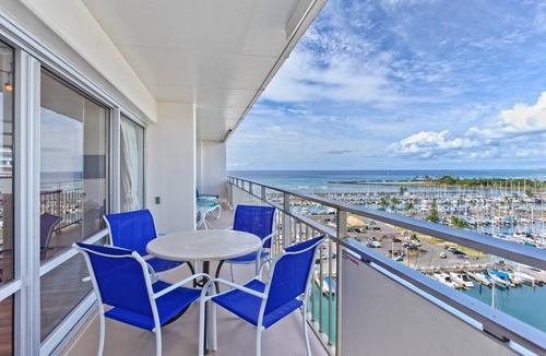 Waikiki Condo | BEAUTIFUL Ilikai suite w/Ocean, Marina & Sunset Views! Large Lanai! Parking!