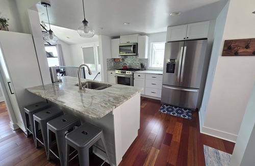 Vicksburg House | Beautiful lakefront property on Barton Lake with Hot Tub!
