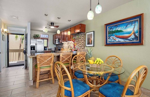 Kailua-Kona Condo | Beautiful Oceanfront Kona Bali Kai 3rd Floor Condo