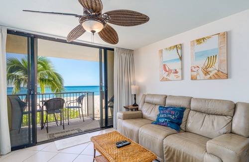 Makaha Condo | Beautiful, Remodeled First Floor Condo: 3 Steps to the Beach (HP104)