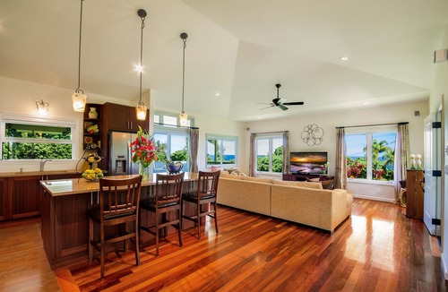 Pepeekeo House | BEAUTIFUL TROPICAL STYLE CUSTOM HOME WITH POOL