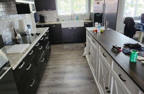 Golden Beach House | Beautiful updated home - Walk to Beach