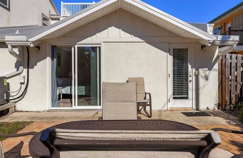 St. Augustine Beach House | Beautiful 2/2 ~ Pet Friendly ~ Steps to the Beach!