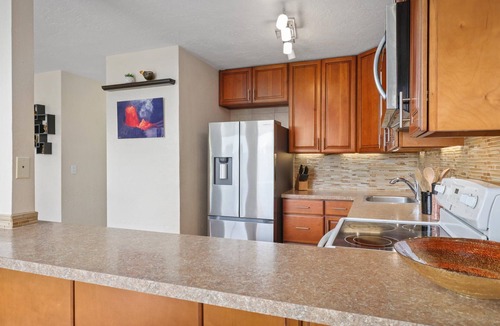 Honalo Condo | Beautifully appointed 2-bed, 1-bath condo in the heart of Kealakekua, Big Island of Hawaii.