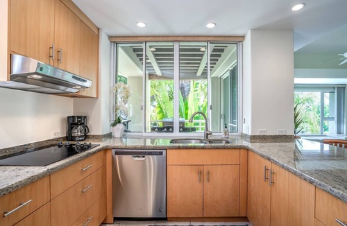 Wailea Condo | Beautifully Remodeled with Central A/C! Top Floor! Palms at Wailea 206