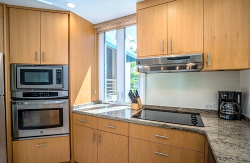 Wailea Condo | Beautifully Remodeled with Central A/C! Top Floor! Palms at Wailea 206