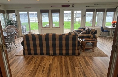 Bemus Point House | Bemus Point Lakefront cottage