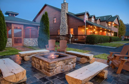 Sevierville Hotel | Berry Springs Lodge