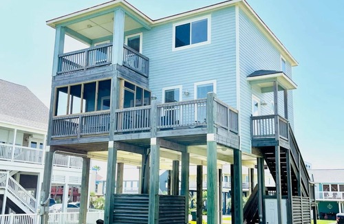 Pirates Beach House | Best of Tides - Make family memories!