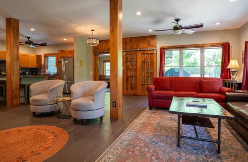 Keene House | Birdsong -spacious & welcoming- your High Peaks getaway