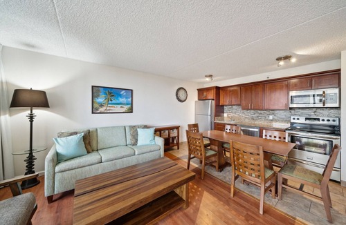 Waikiki Condo | Block to Beach! Koko Resorts at the Waikiki Banyan 21st Floor Deluxe Pool View, Free Parking & Wifi
