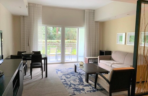 Doral Condo | Blue King Suite in Miami!