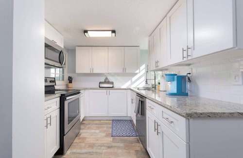 Avondale Apartment | Blue Palm Retreat | Team Joseph Ellen