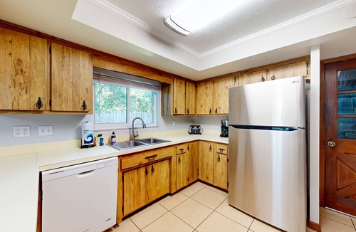 Cape Caneveral Beach Gardens House | Boho-Chic Family Escape Near the Shore with Foosball, BBQ Grill , and Outdoor Patio! 🌴