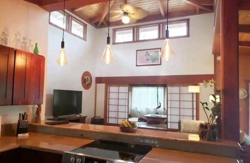 Ainaloa House | Bonsai Bungalow-Rest, Relax and Recharge in Paradise!
