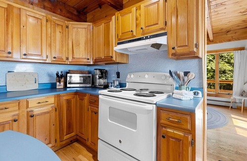Boothbay Harbor House | Boothbay Birch Cottage, near Botanical Gardens