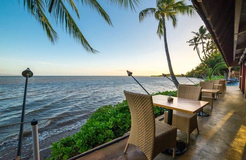 Kaunakakai House | Breathtaking Ocean Front Room w/Porch | Romantic Couple Getaway