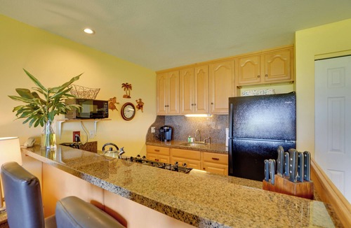 Kaunakakai Condo | Breezy Kaunakakai Retreat w/Community Pool!