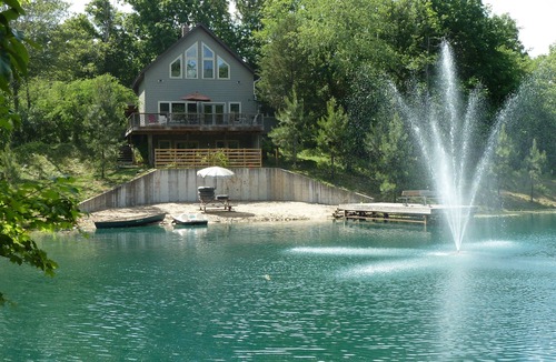Carbondale House | Cabin #1 w/Private Beach 1 mi from Carbondale, IL and SIU