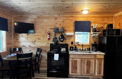 Sangerville Cabin | Cabin 2 Recreational Cozy Cabin Rentals