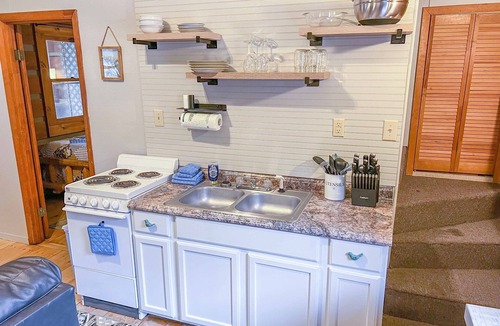 Cherokee Cabin | Cabin #2 - Riverfront w/Large Back Deck and more!