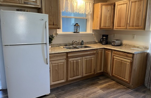 Oneonta Apartment | Calla Lily #1 - Oneonta Apartment close to downtown - 1 of 2 units