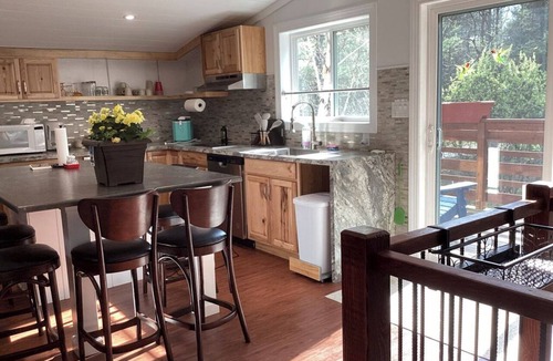 Wilmington Apartment | Camp Lily, Whiteface-Vacation, Modern Apartment, Perfect 2 bedroom with AC
