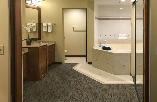 Enterprise Resort | Cancun Resorts - Las Vegas - 1 Bedroom, 2 Bath. Sleeps 4