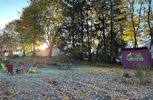 Bath House | Captain's 2BR Suite. Best value, near everything, big yard, treehouse. No fees.