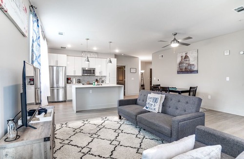 Home Park Apartment | Captivating Spacious Apartment l Midtown l WIFI