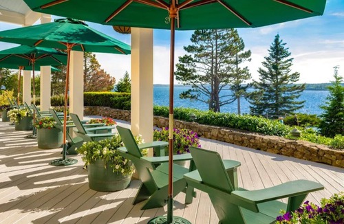 Boothbay Harbor Condo | Cardinal Cottage | 3BR + 3 Porches + Fireplace