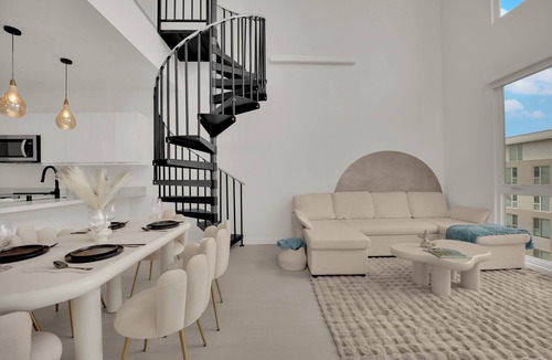 Sovana House | Casa Nube | Sky Loft Retreat in Las Vegas