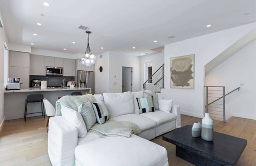 Hollywood Condo | Casa Sycamore by Oraklus